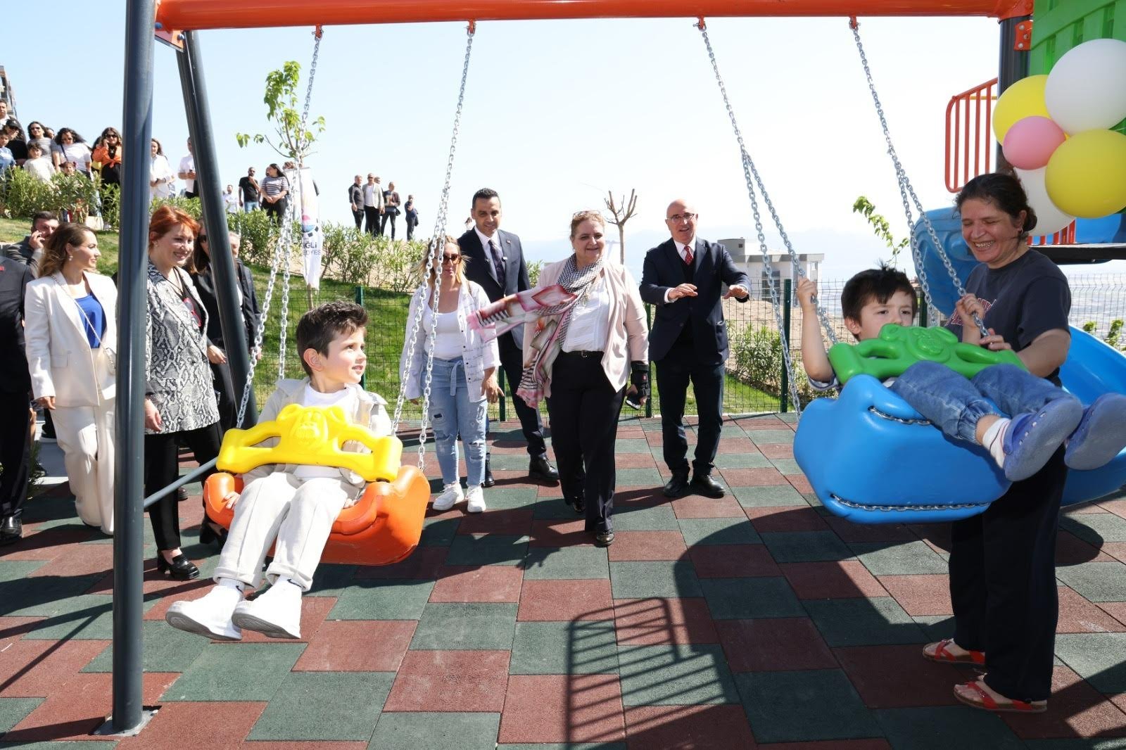 Çiğli’ye taze nefes: Yılmaz Aksoy Parkı hizmete açıldı  