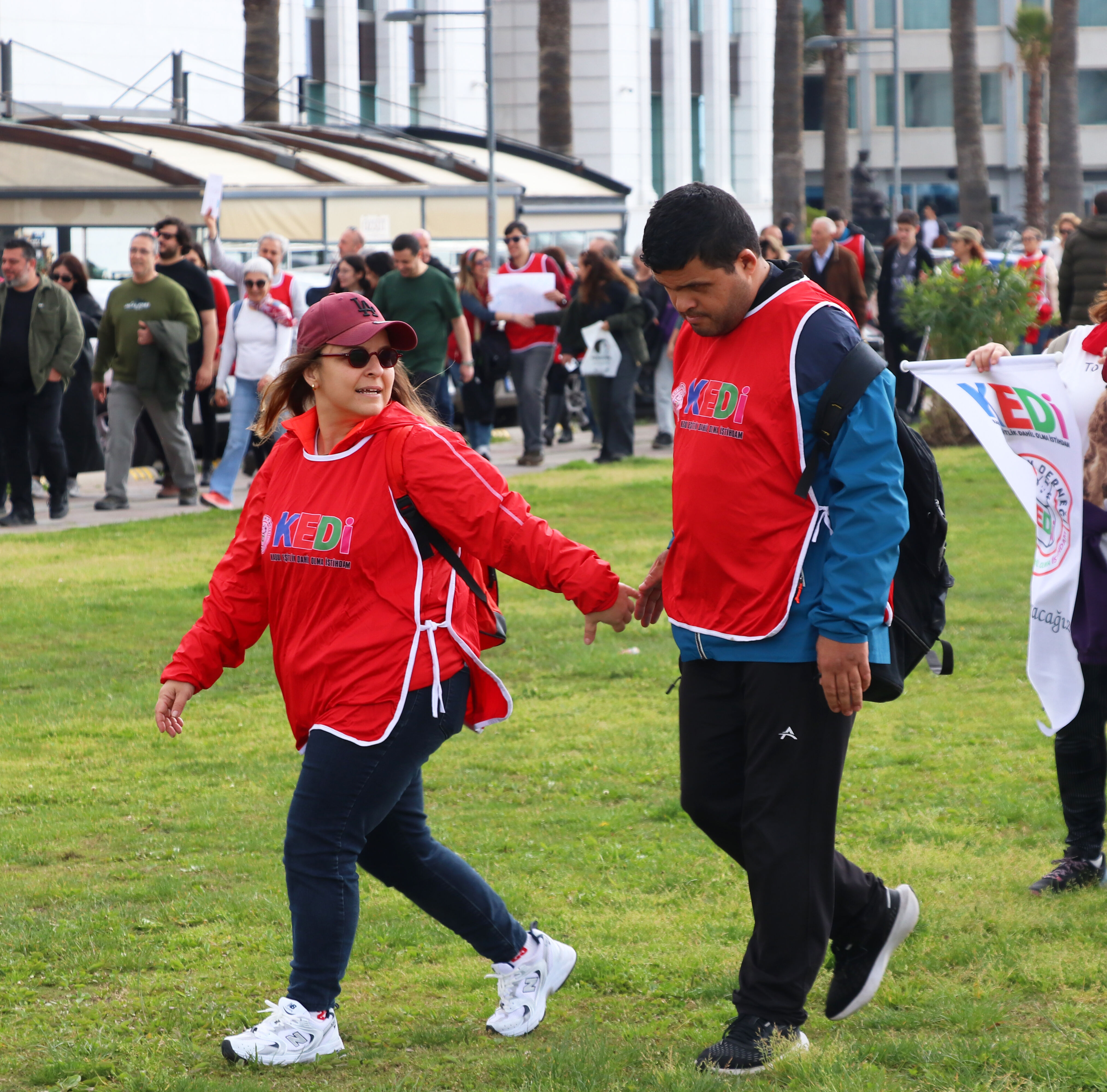 A A 20260405 41023332 41023329 I Z M I R D E O T I Z M F A R K I N D A L I G I I C I N Y U R U Y U S D U Z E N L E N D I