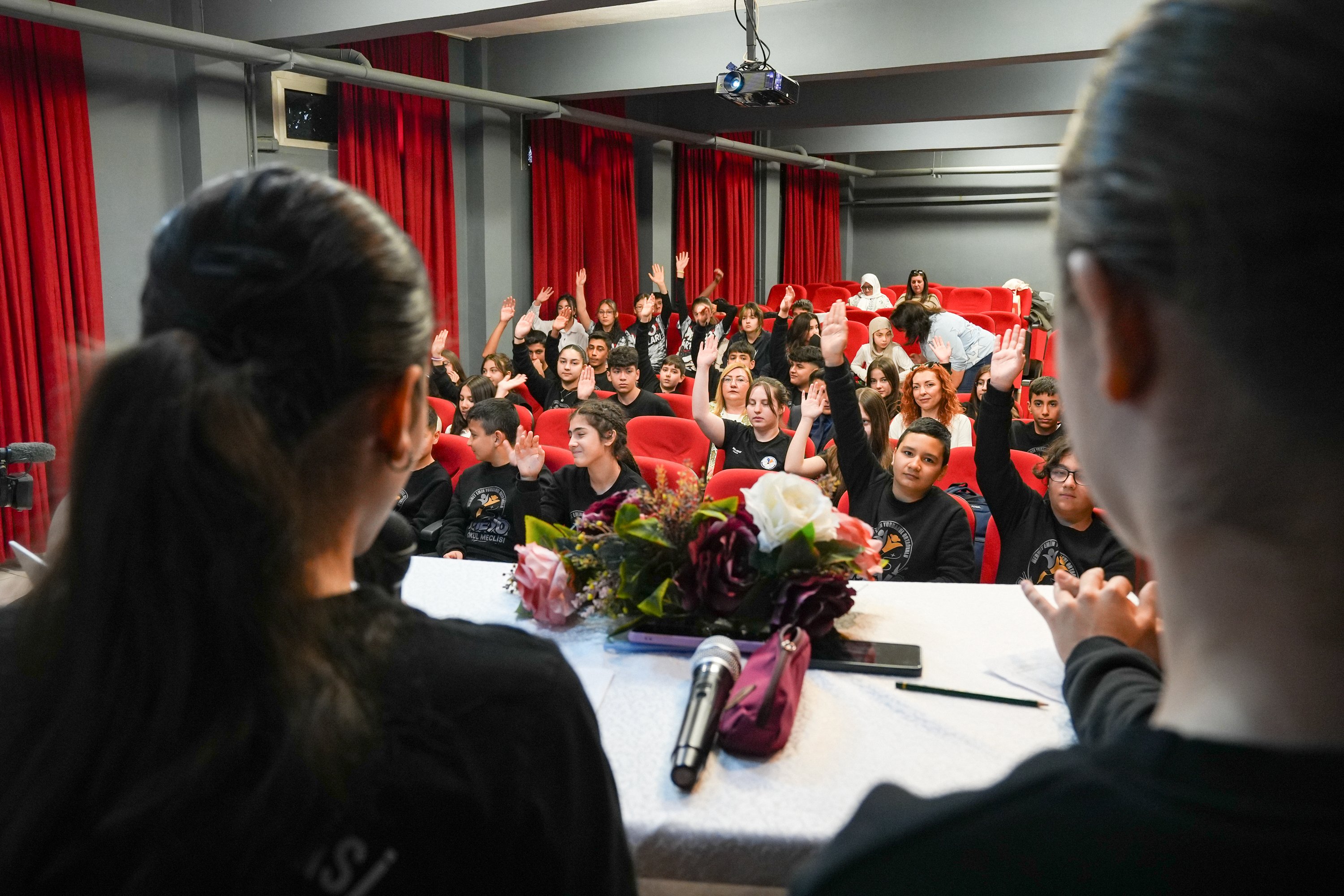 A A 20260422 41176213 41176195 I Z M I R D E O G R E N C I L E R S O R U N L A R I O K U L M E C L I S I I L E C O Z U M E K A V U S T U R U Y O R