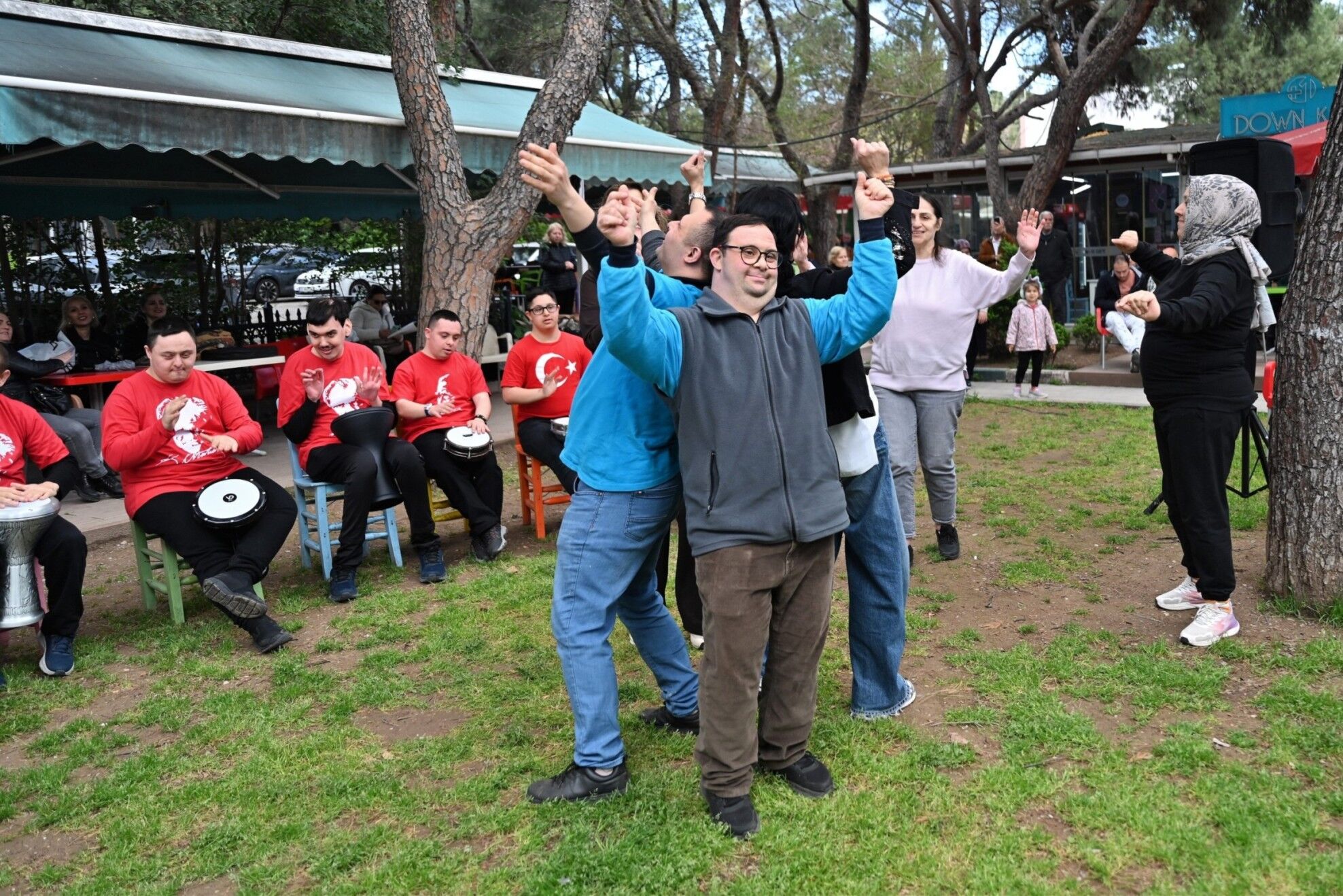 Bornova’da kalplere dokunan ritim gösterisi