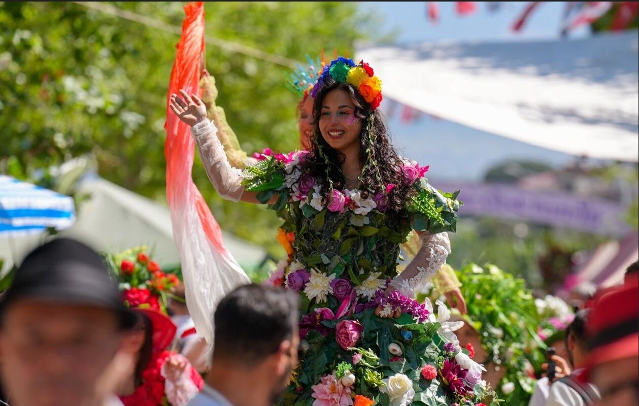 Türkiye’nin çiçek başkenti Bayındır’da 27. Uluslararası Festival heyecanı başladı