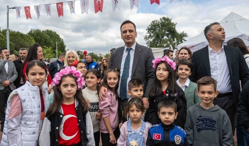 Bornova'da 23 Nisan kutlamaları: Uçurtma Şenliği'nde bayram coşkusu