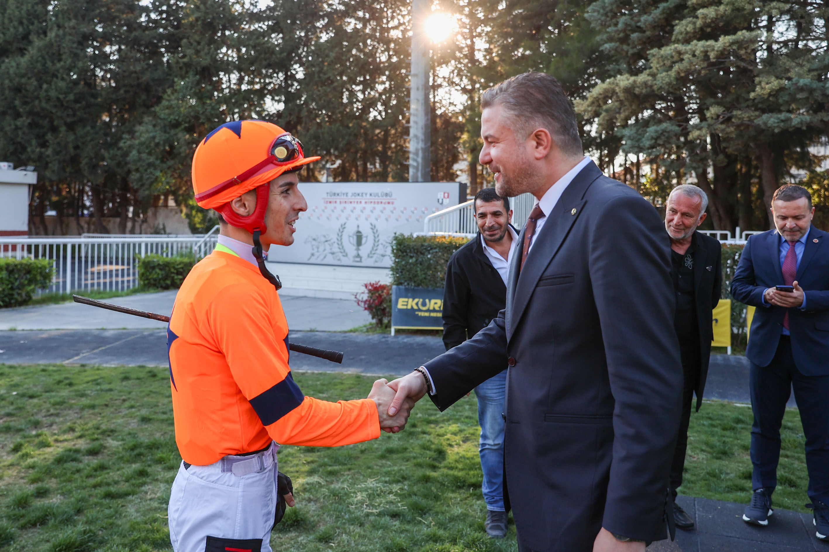 Buca Belediye Başkanlığı Koşusu’nda zafer Önderbeyim’in
