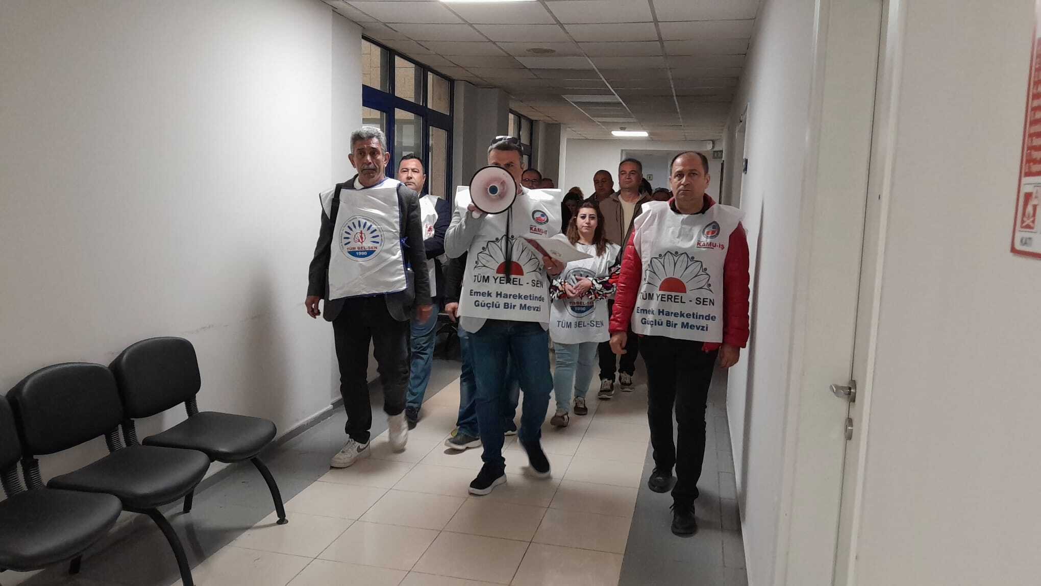 Buca’da kamu emekçileri iş bıraktı: Başkan Duman’a çağrı