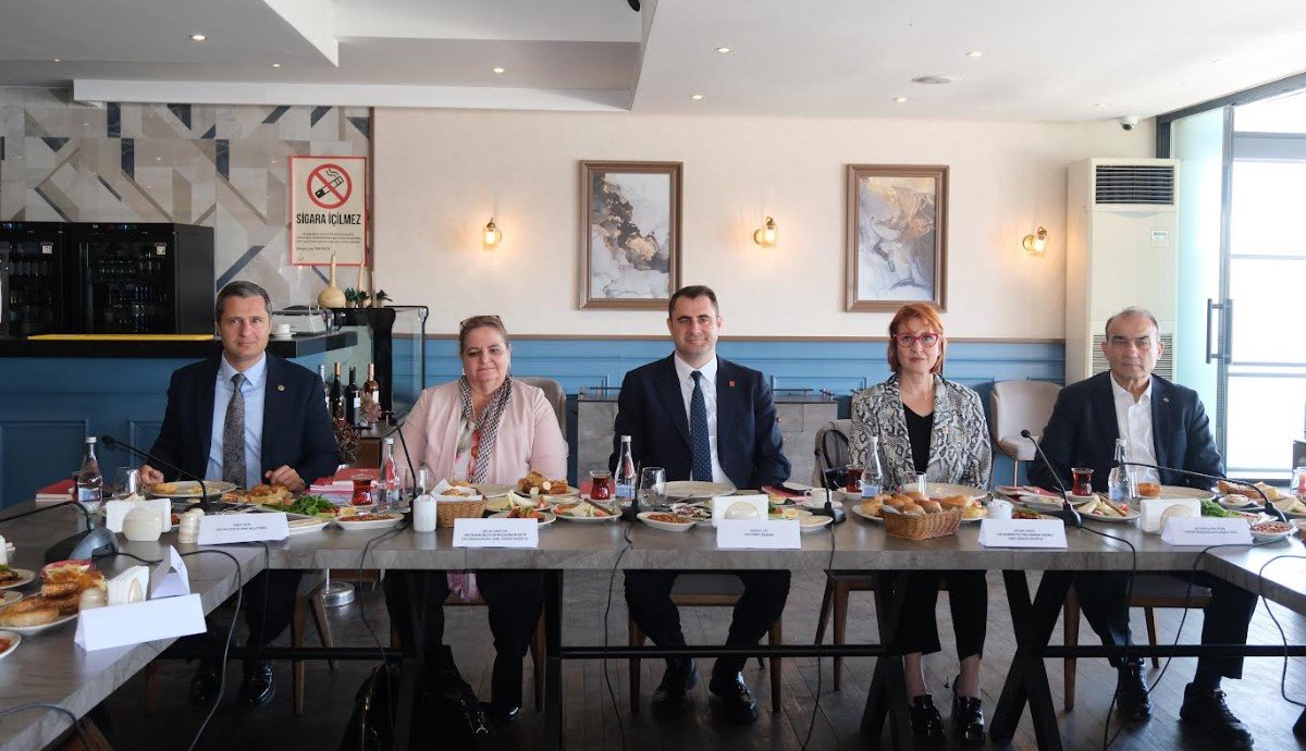 Chp İzmir'in Iş Dünyası Aktörlerini Ağırladı (2)