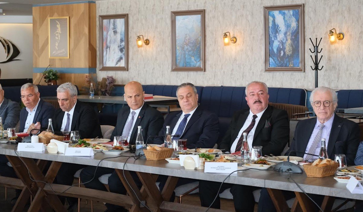 Chp İzmir'in Iş Dünyası Aktörlerini Ağırladı (5)