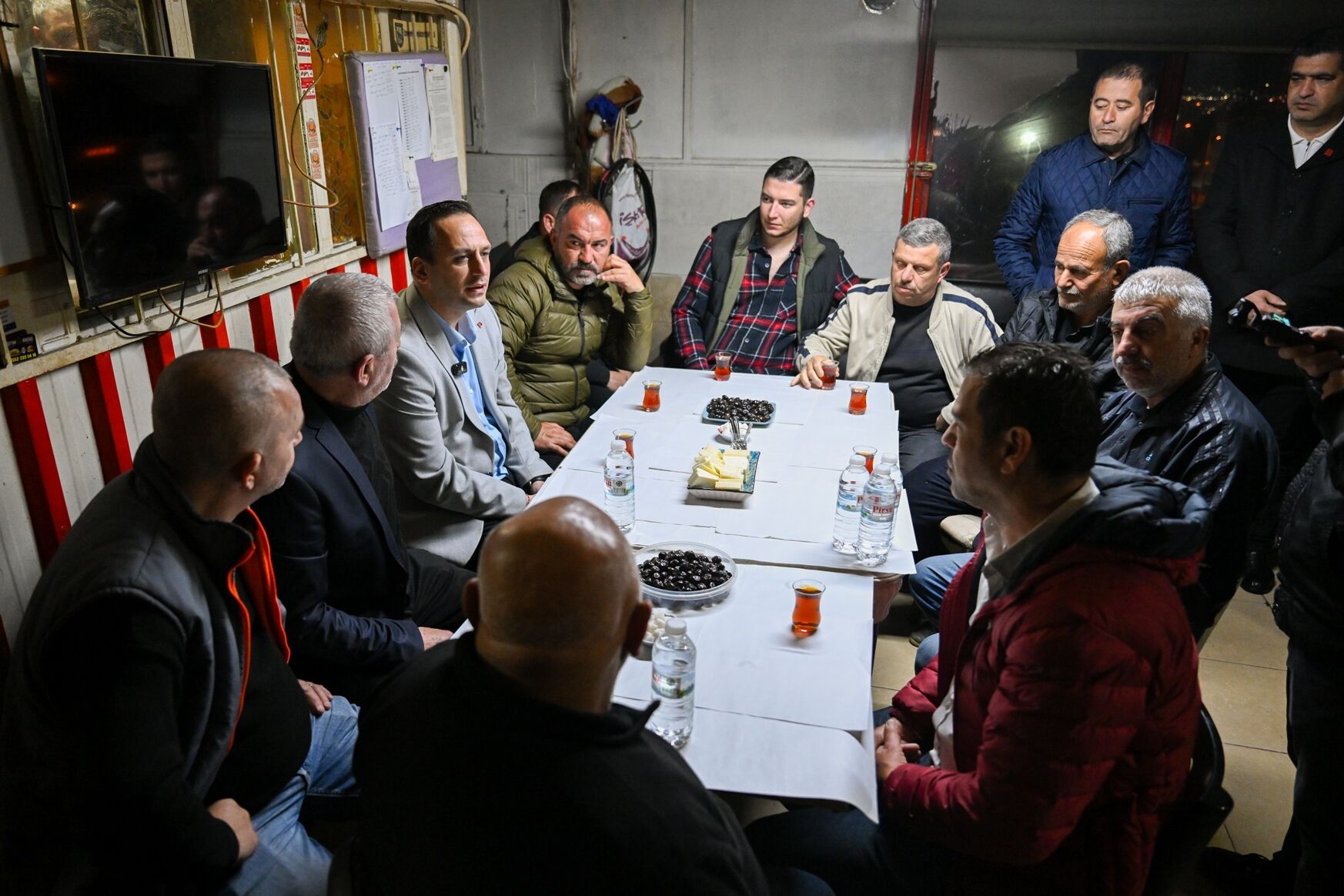 Başkan Eşki minibüsçülerle kahvaltıda buluştu: Talepleri tek tek not aldı-1