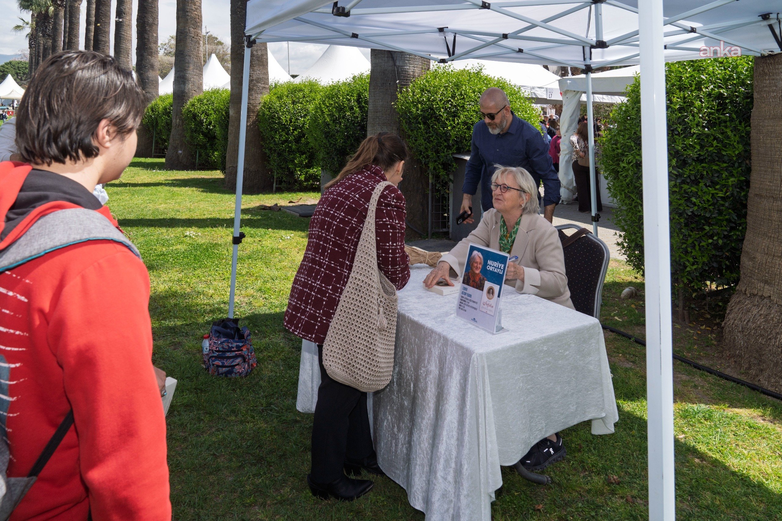 İlber Ortayli Ai̇le İzmi̇r Fuar (2)