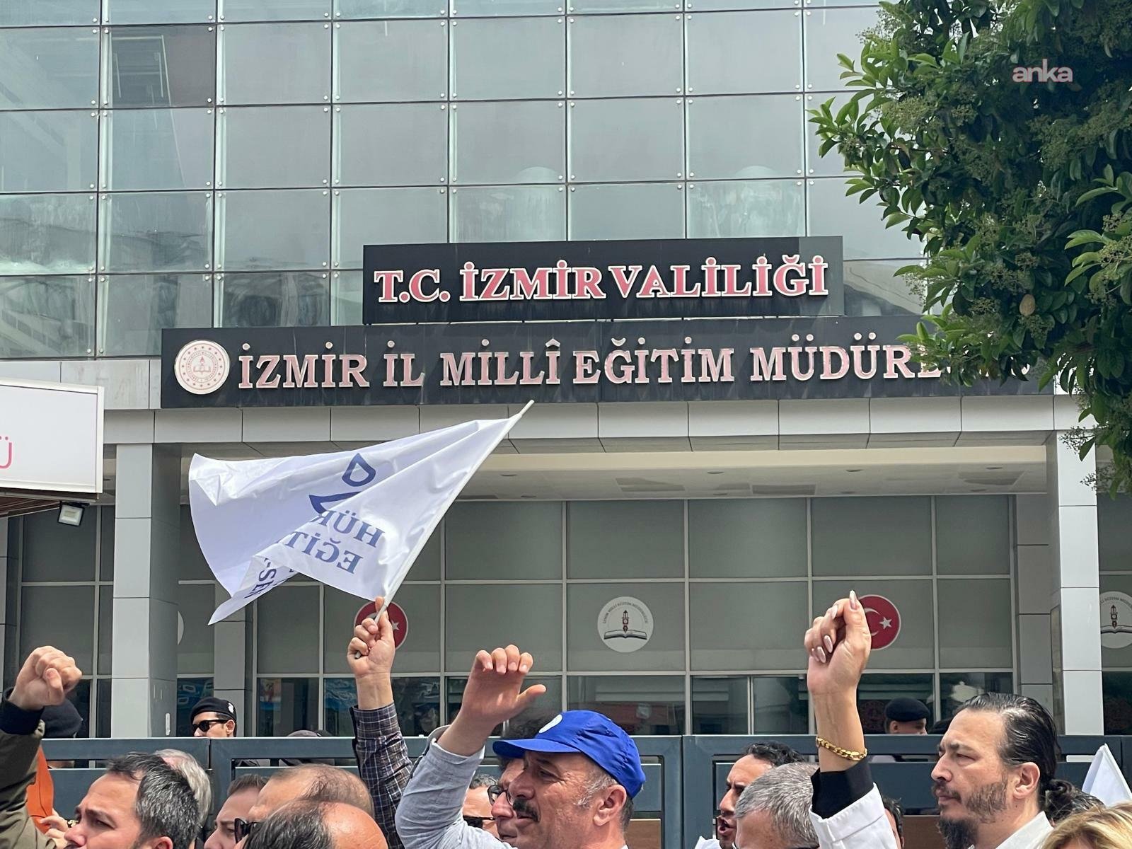 İzmi̇r Mi̇lli̇ Eği̇ti̇m Protesto