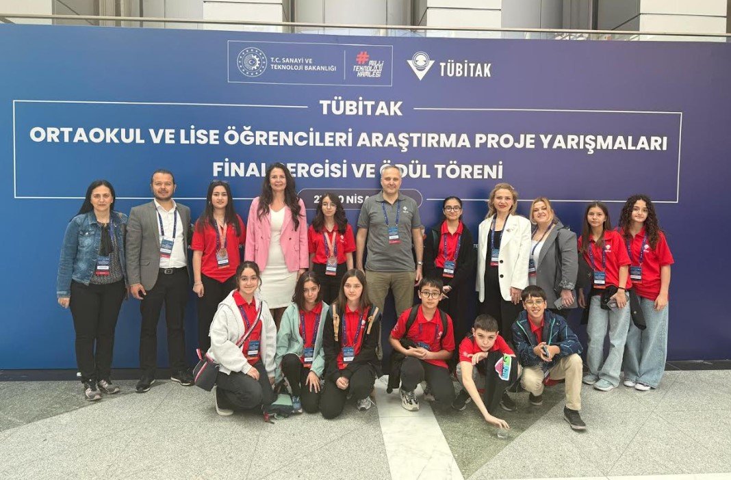 İzmirli Genç Bilim Insanlarından Türkiye Finallerinde Büyük Başarı (2)