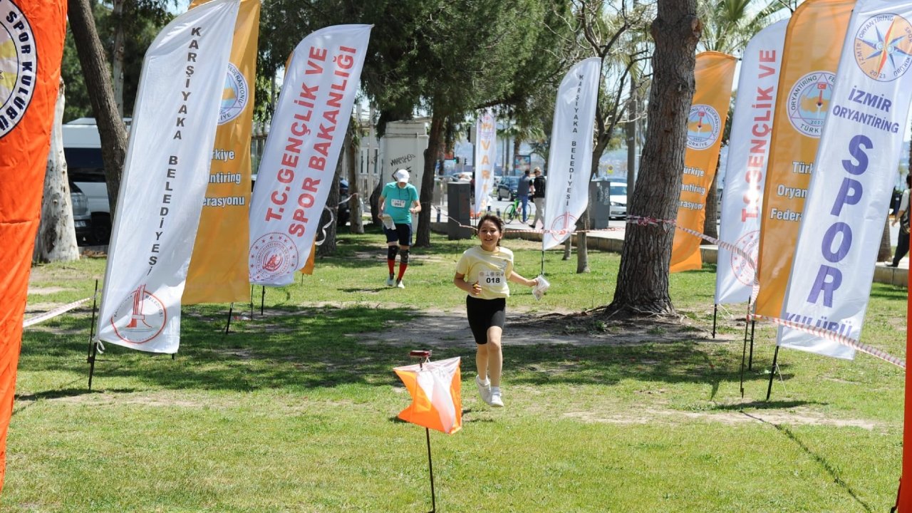 Karşıyaka’da oryantiring rüzgarı: Bayram coşkusu sporla taçlandı!