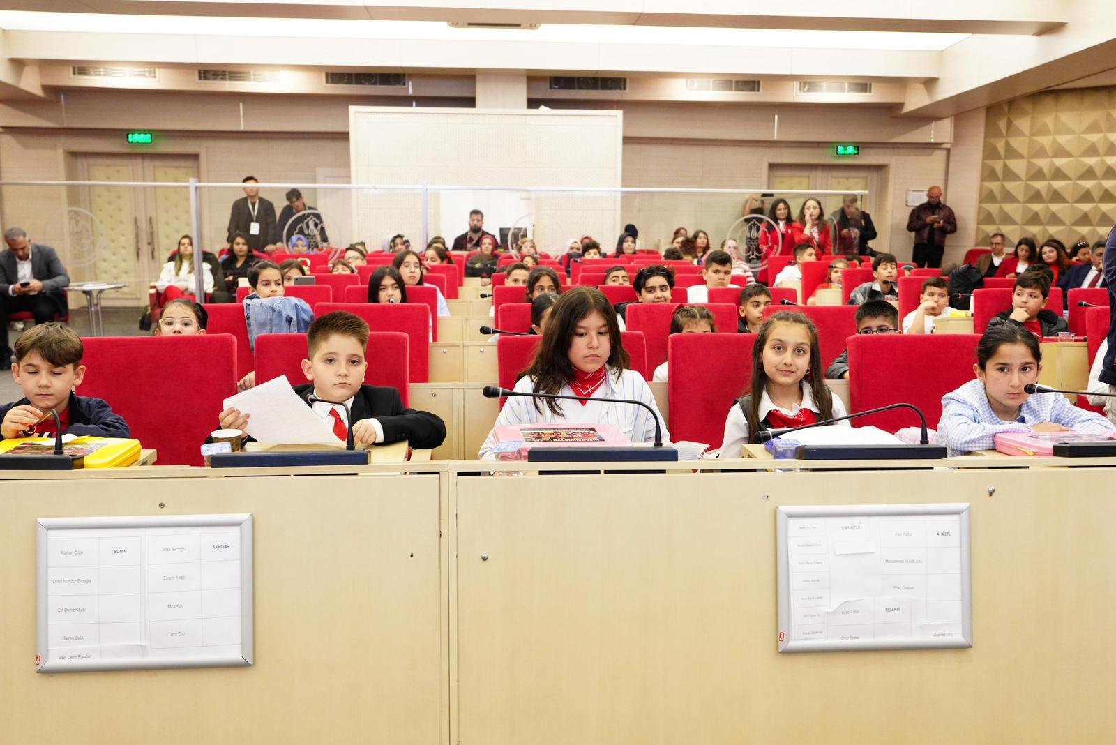 Manisa’da Tarihi Gün Çocuk Meclisi İlk Kez Toplandı (5)