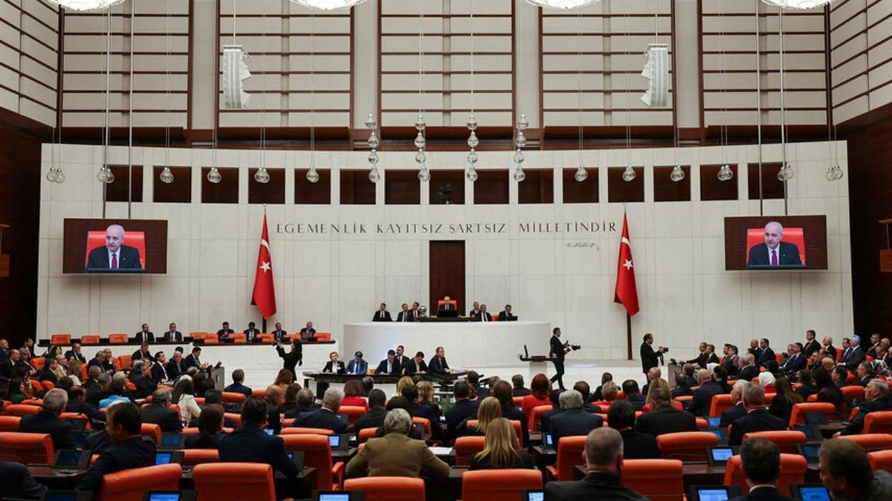 Mecliste Yogun Hafta Basliklar Netlesti Tbmm Ozel Gundemle Toplanacak