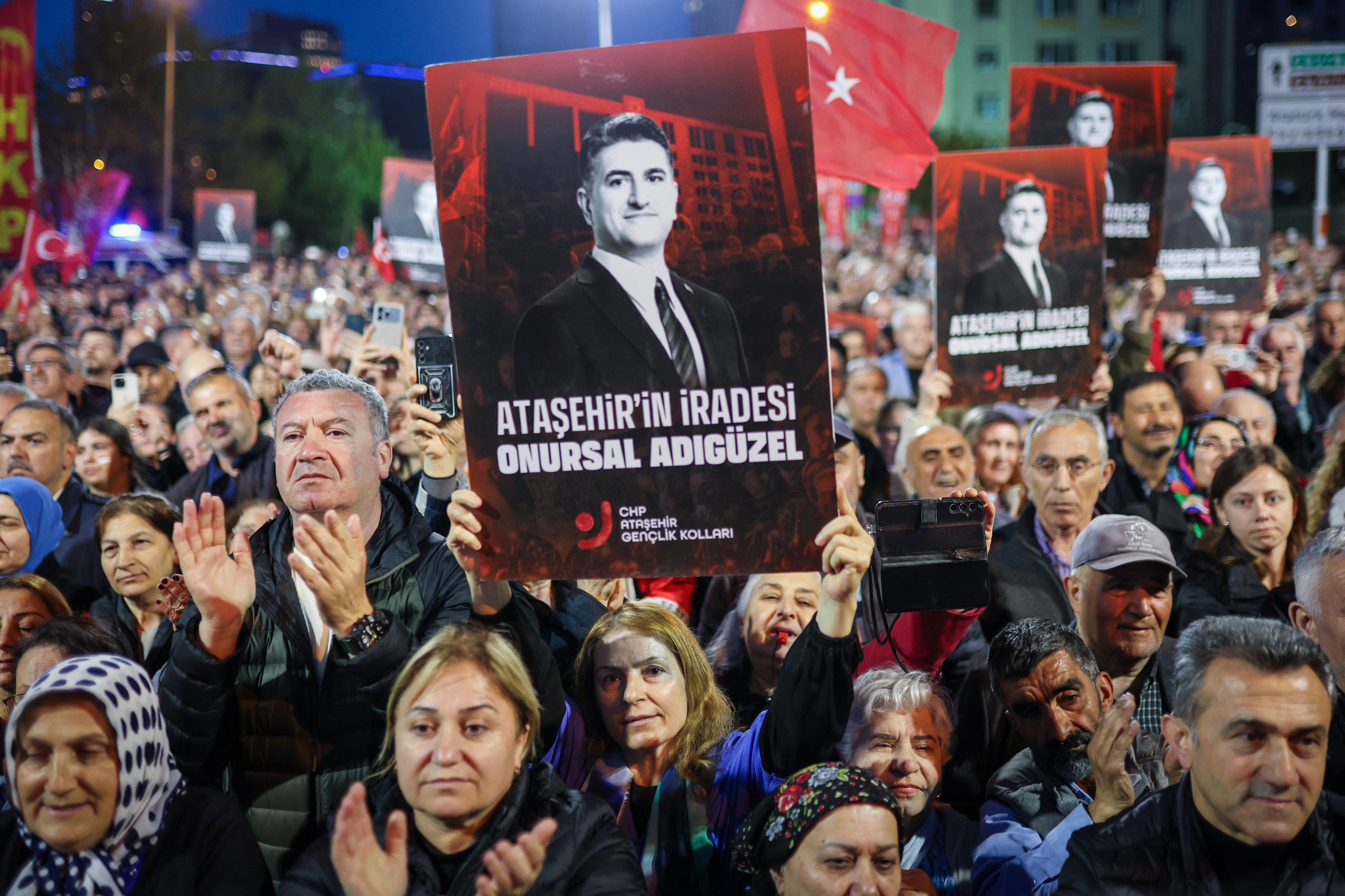 Onursal Adıgüzel Miting