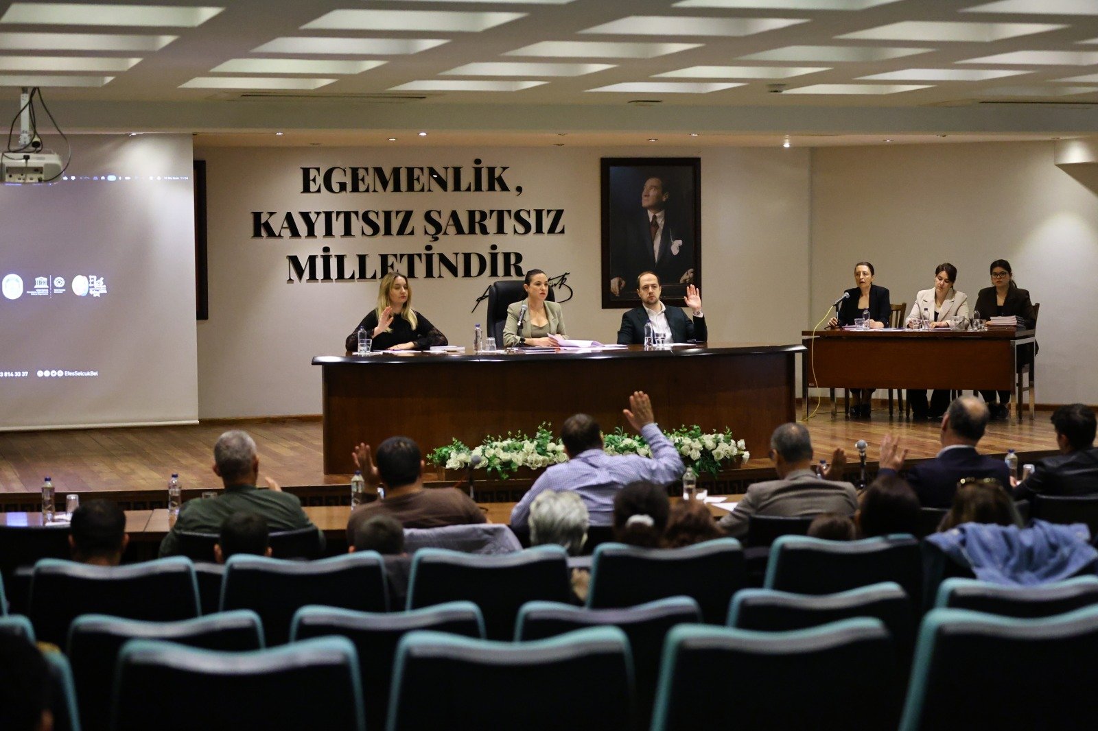 Efes Selçuk’ta faaliyet raporu meclisten geçti… Başkan Sengel: Zorluklara rağmen ayakta kalan bir belediyeyiz-1