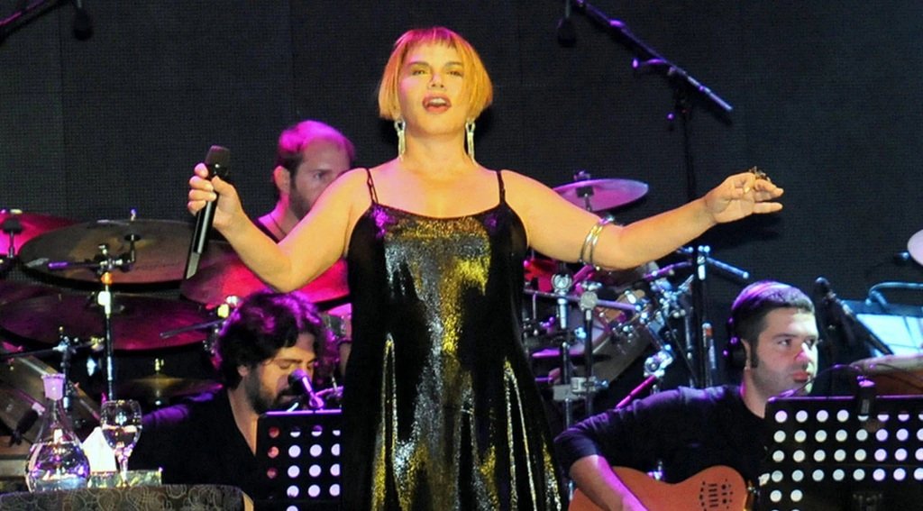 Sezen Aksu'dan Milli Takım'a özel şarkı-1