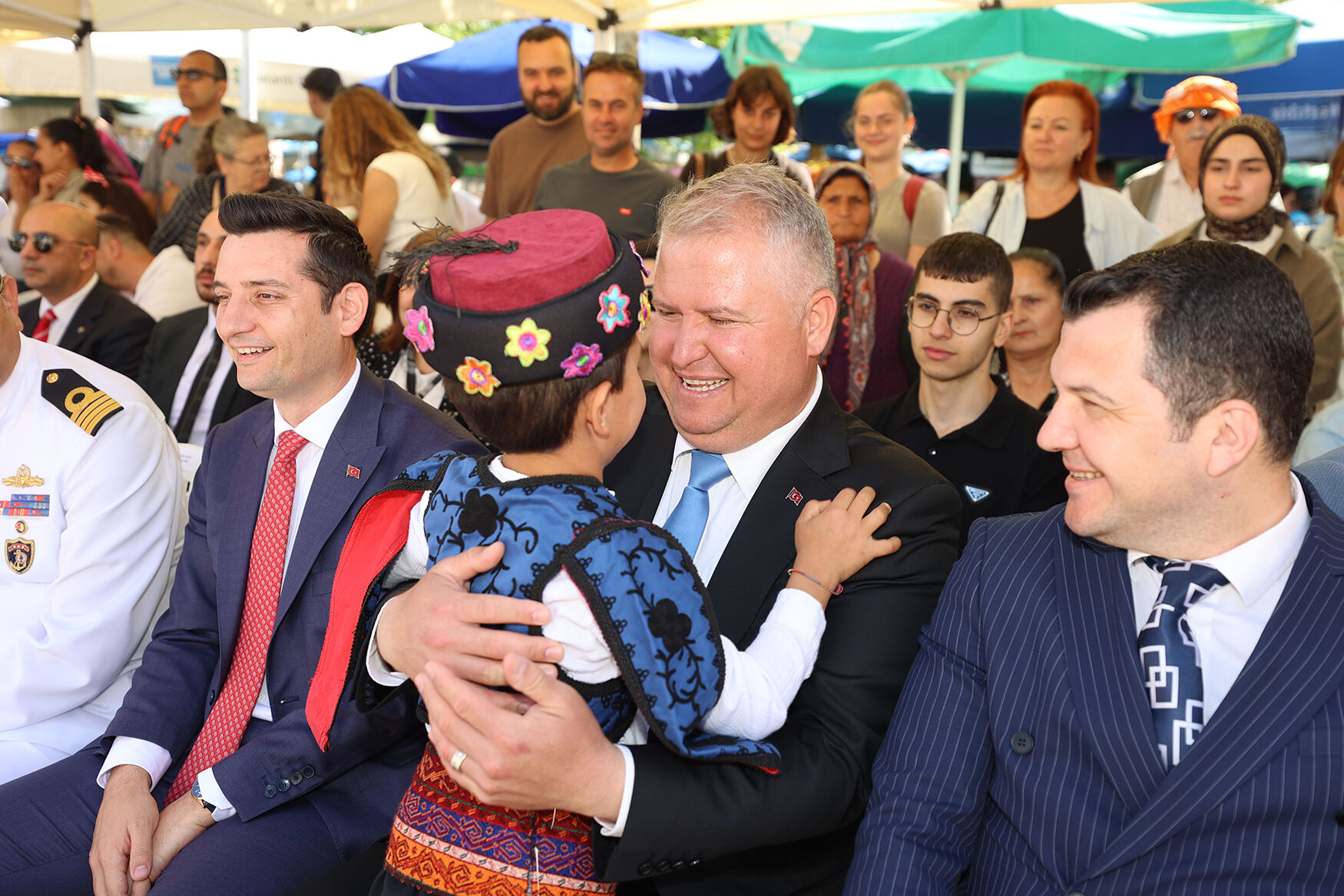 077 Cumhuriyetin gençleri Urla’da 19 Mayıs’ı coşkuyla kutladı