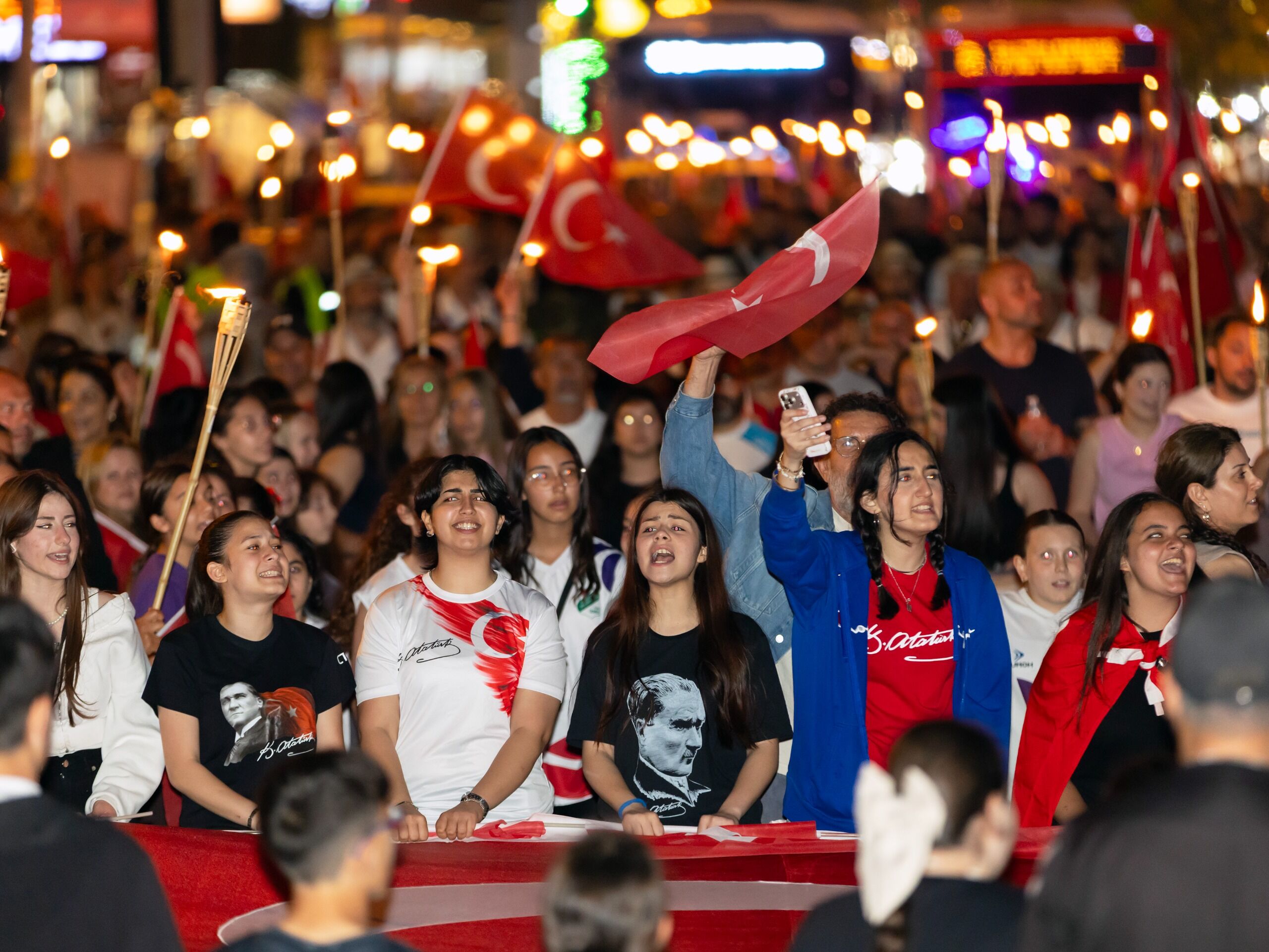 Narlıdere 19 Mayıs ruhuyla tek yürek oldu-1