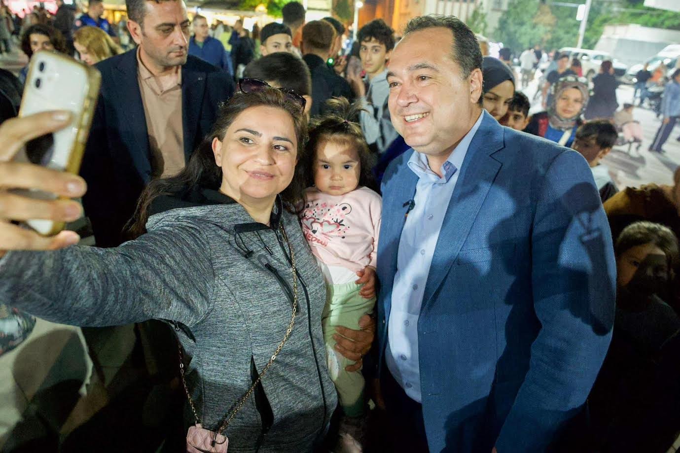 Manisa’da Hıdırellez coşkusu hüsnü şenlendirici konseriyle taçlandı