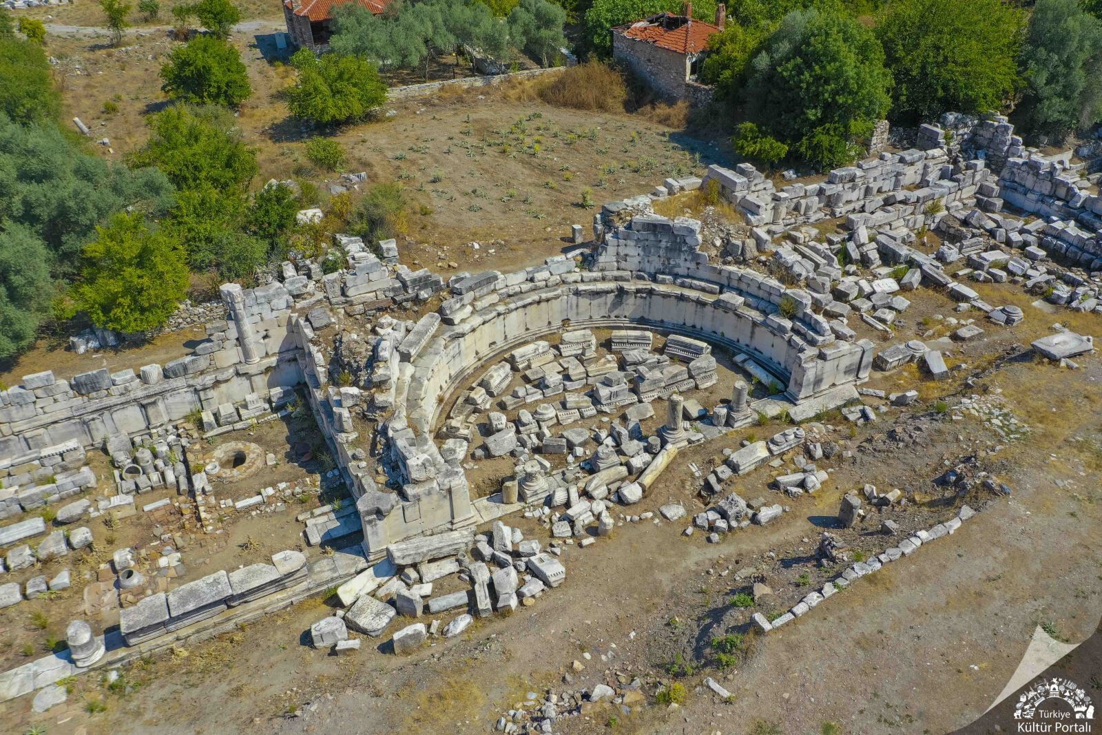 Gladyatörler şehri bayram tatilinde ziyaretçilerini tarihi yolculuğa çıkarıyor-1