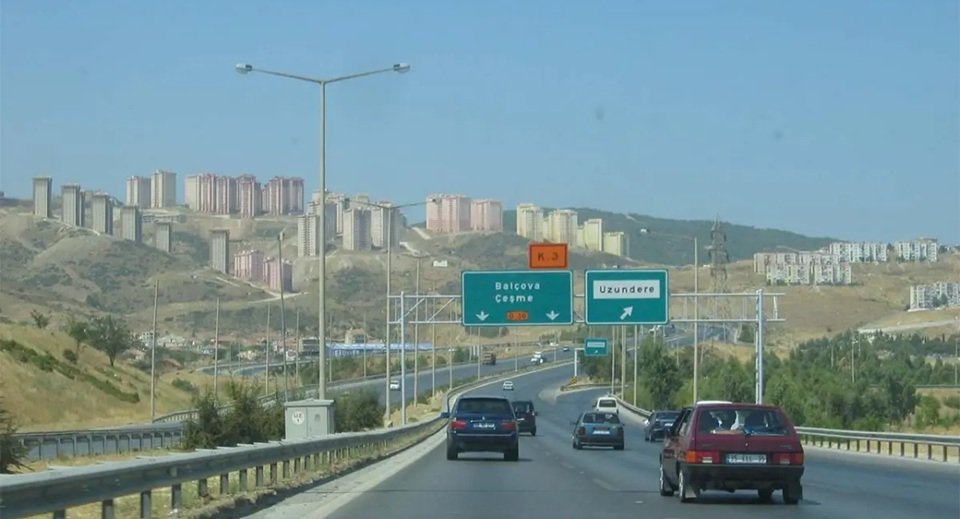 İzmir Çevre Yolu polemiği: CHP’li Yavuzyılmaz’dan AKP’li İnan’a belgeli yanıt