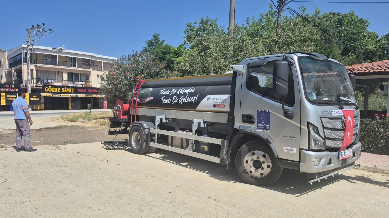 Davutlar Mahallesi'nde Kapsamlı Temizlik Çalışması (2)