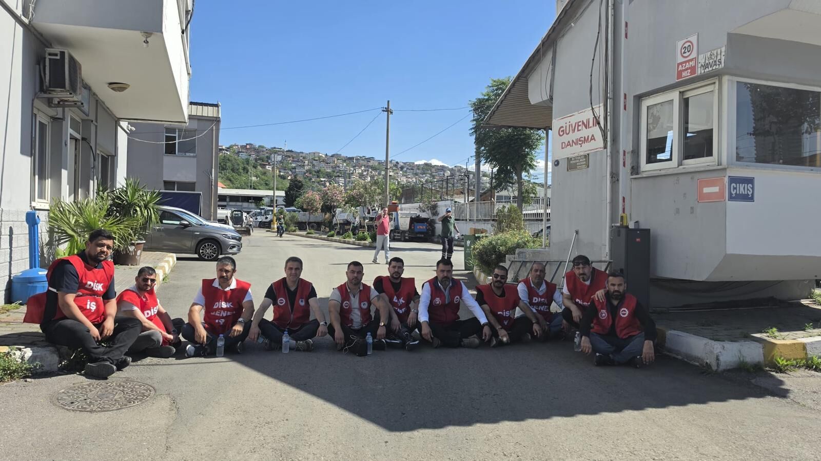 Di̇sk'in Işyeri Temsilcisi Işten Atılmıştı Konak Belediyesi'nden Sendikaya Yalanlama Geldi