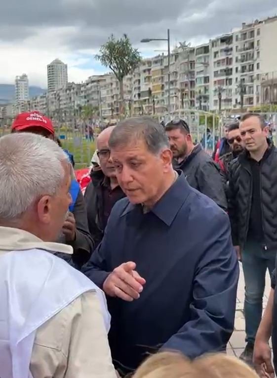 DİSK’li sendikacıdan Tugay’a 1 Mayıs alanında tepki: Senin burada konuşman işçi sınıfına ihanettir!
