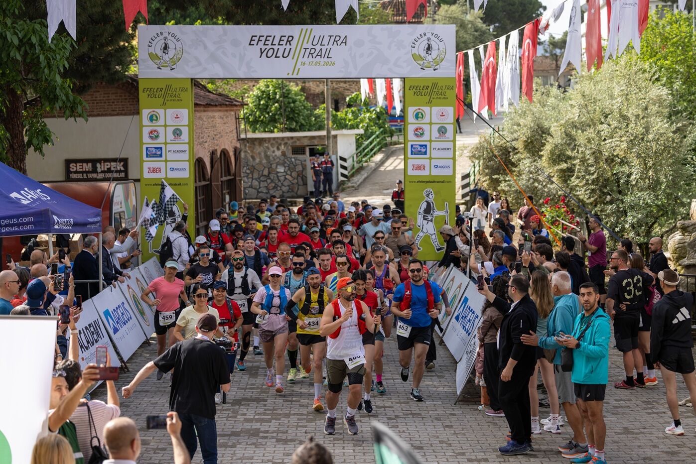 Efeler Yolu Ultra Trail’de Madalyalar Verildi (15)