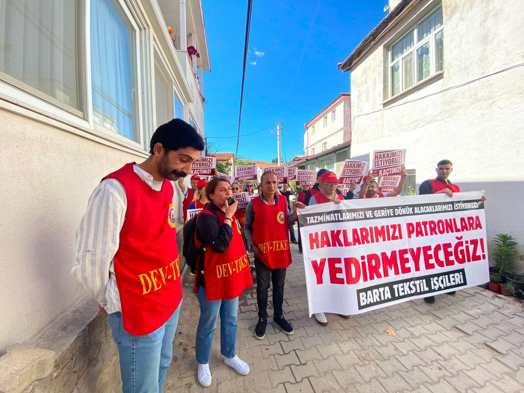 Eylemler Sürüyor… Barta Işçileri Patronun Kapısına Dayandı! (2)