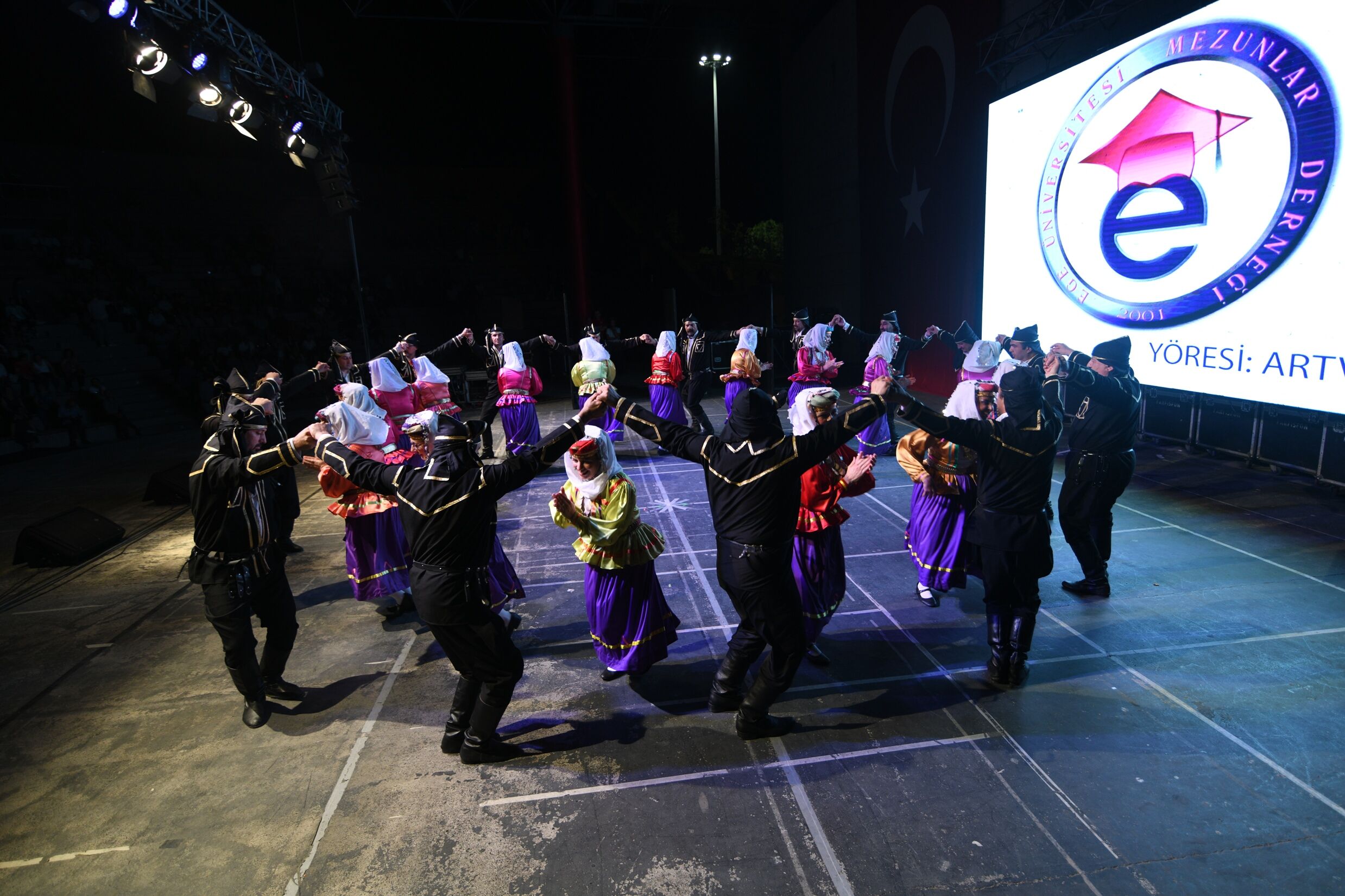 Halk Danslari 8