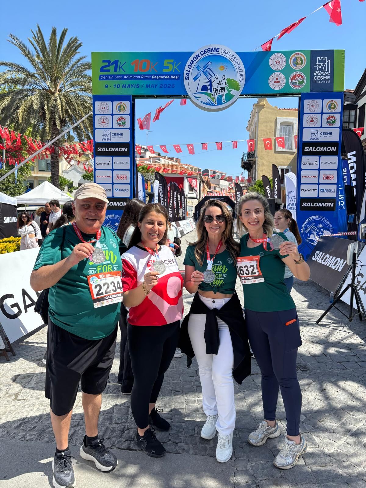 Çeşme Yarı Maratonu'nda iyilik peşinde koştular: İZSİAD üyeleri adımlarını EÇEV için attı-1