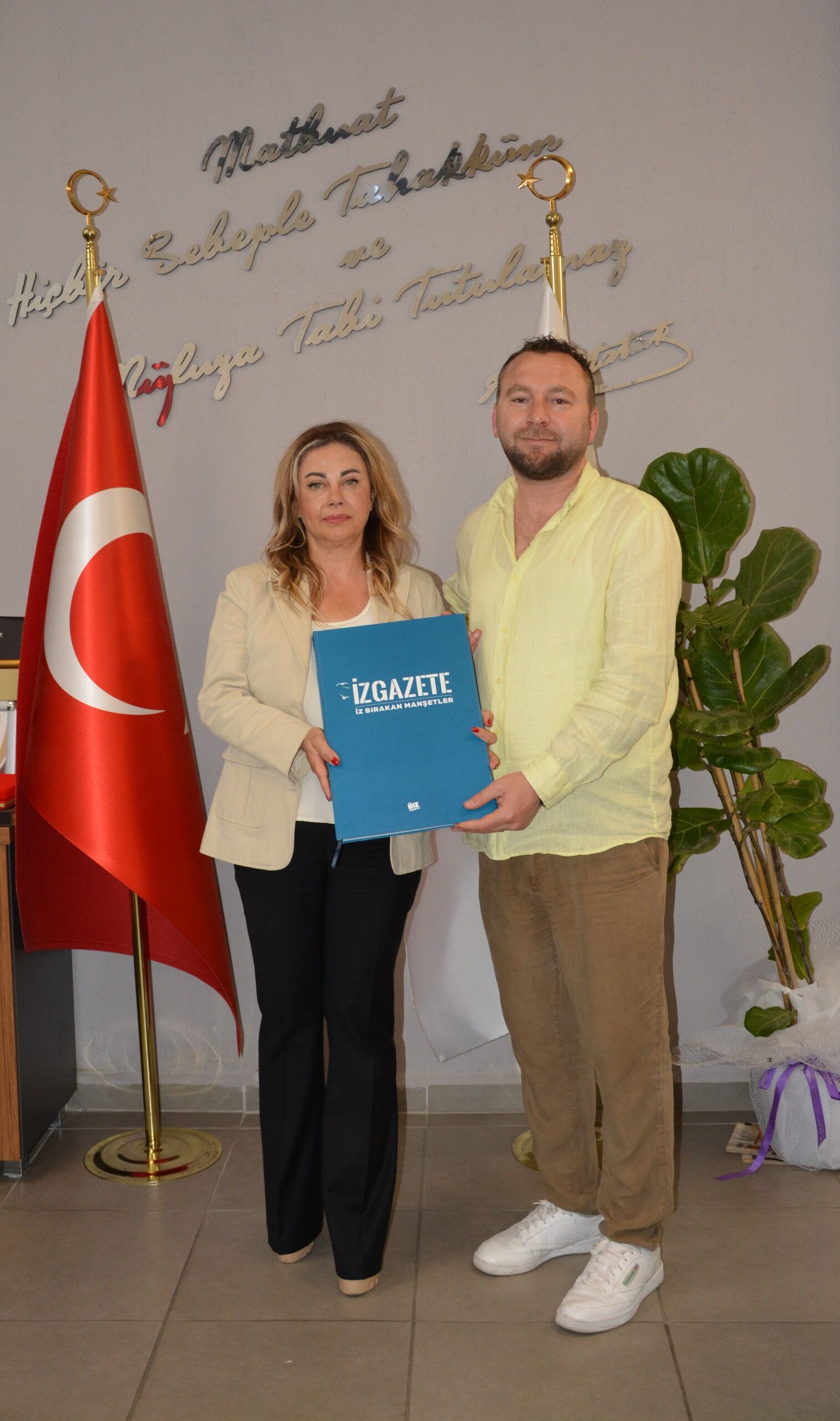 İz Bırakan Manşetler Ilk Önce Cemiyet Başkanına Hediye Edildi (4)