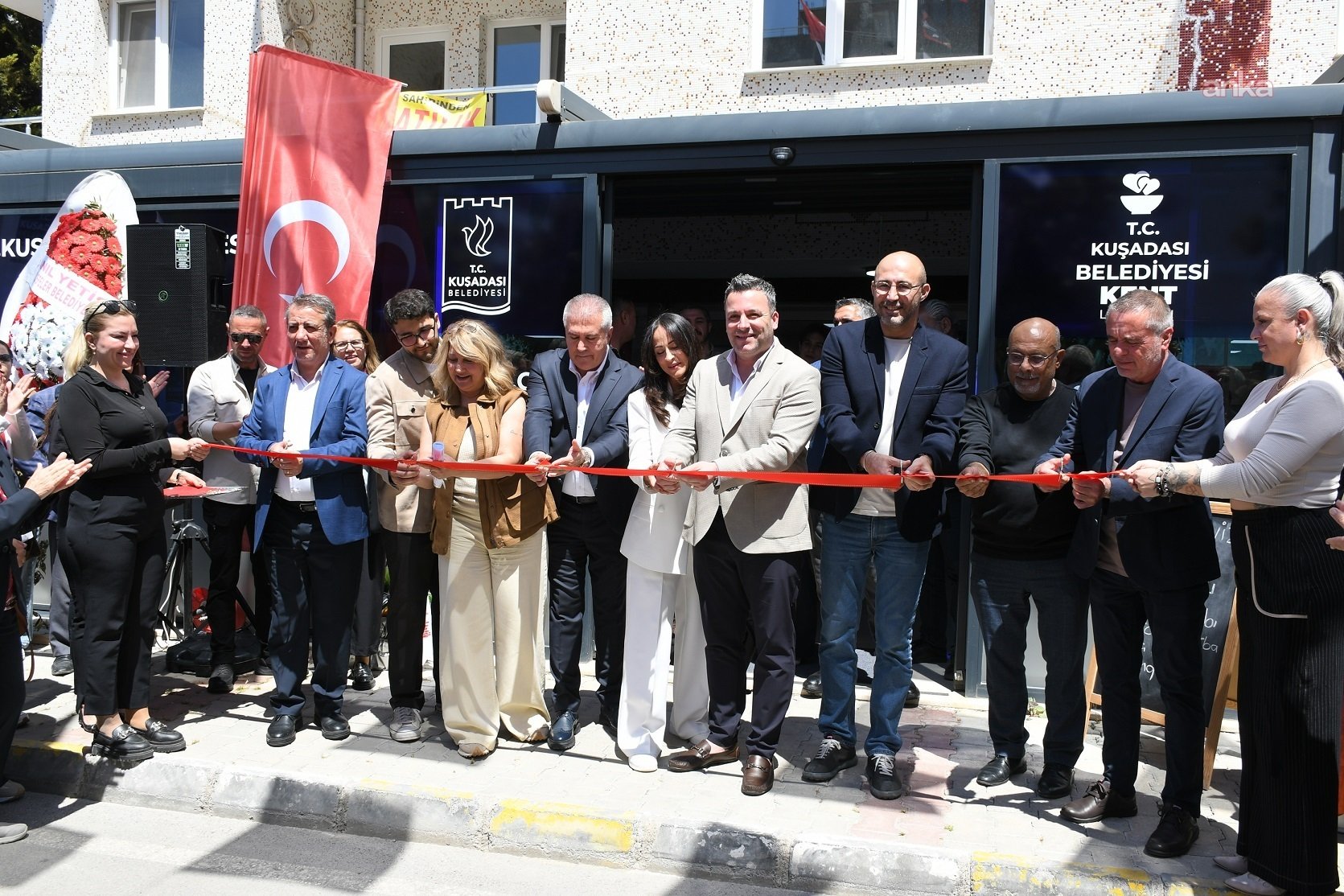 Kuşadası’nda Kent Lokantası açıldı: 4 çeşit yemek 250 TL-1