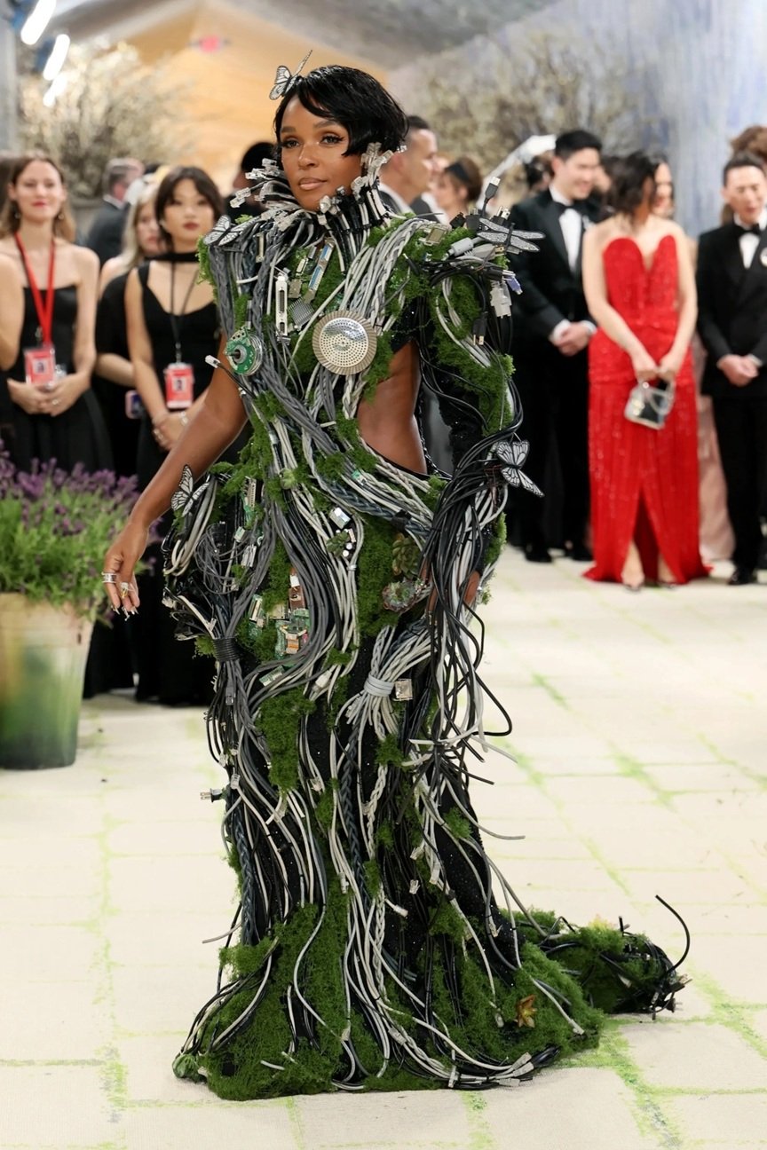 Met Gala'da yıldızlar geçidi: Geceye damga vuran kostümler!-4