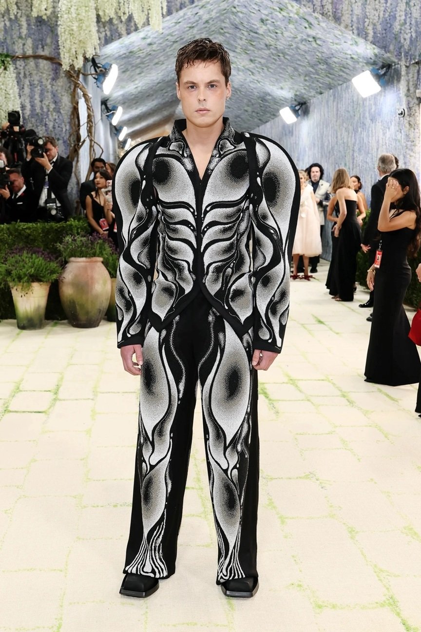 Met Gala'da yıldızlar geçidi: Geceye damga vuran kostümler!-5