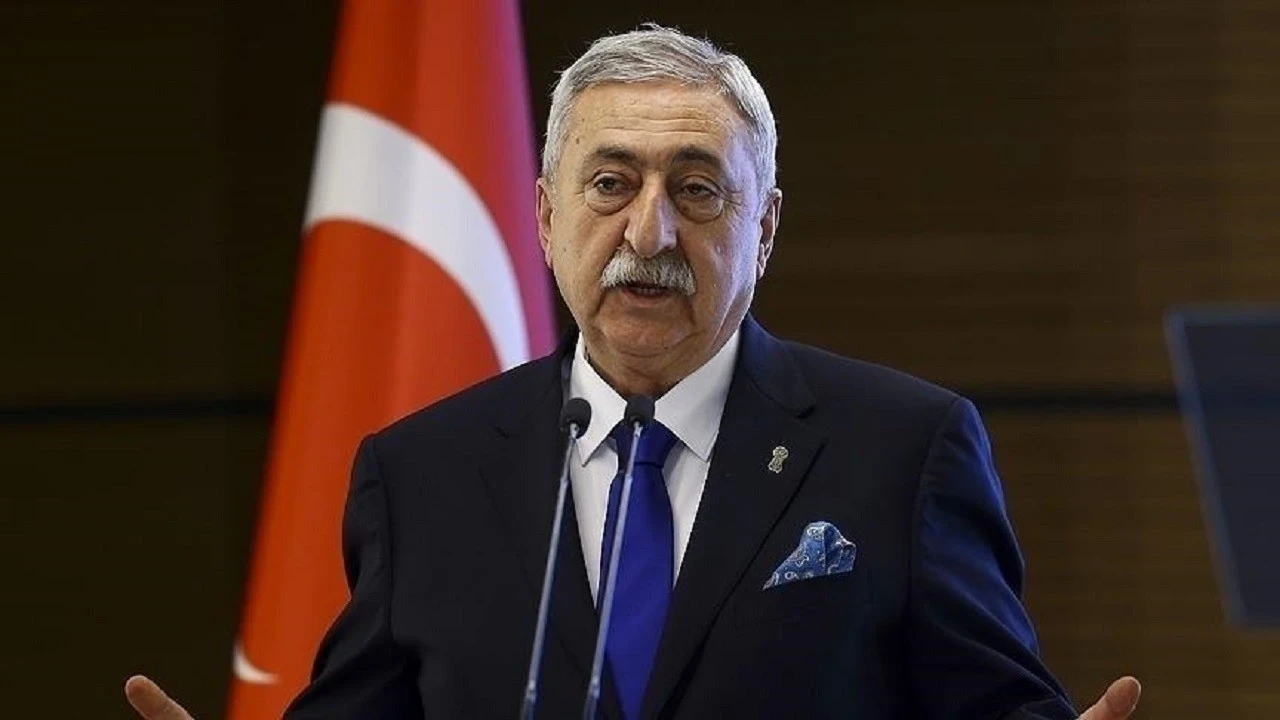 Eskiden esnafta veresiye defteri vardı, şimdi herkes ekmeği bile kredi kartıyla alıyor-1
