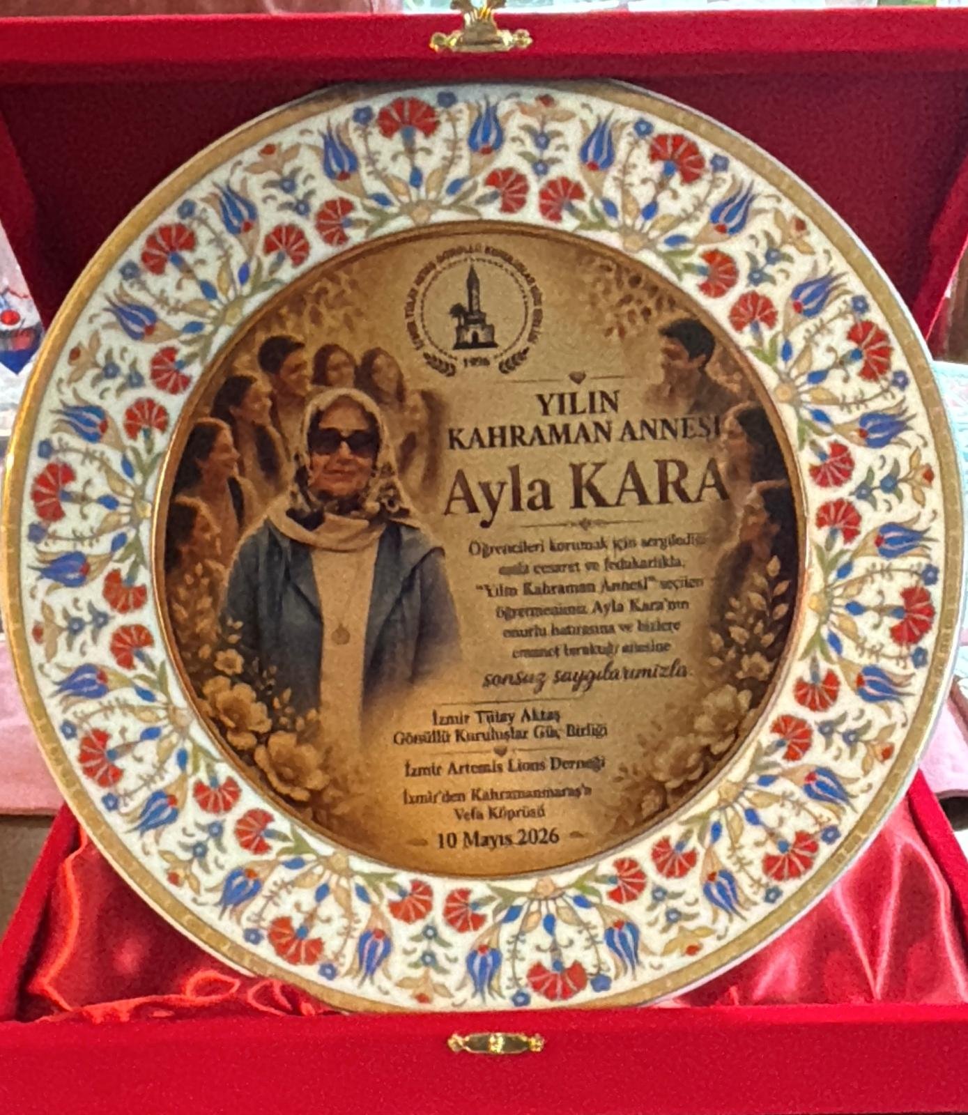 Tülay Aktaş Gönüllü Kuruluşlar Güçbirliği'nden Ayla Kara’ya anlamlı ödül-1