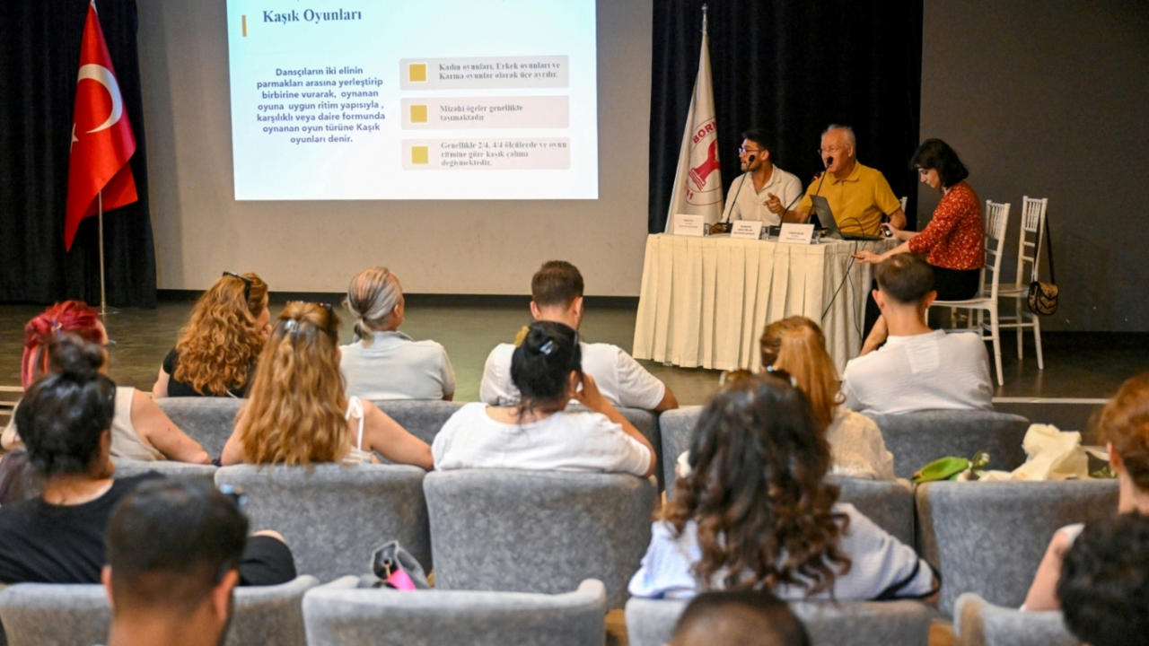 5. Bornova Halk Dansları Festivali Coşkulu Açılışla Başladı 2