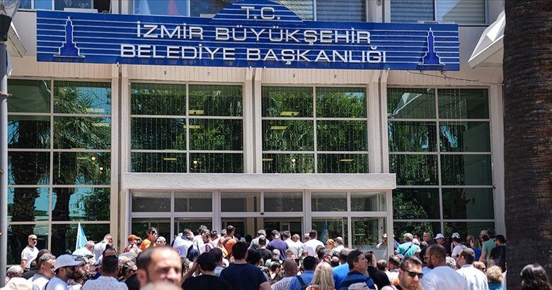 İşten çıkarılan İzBB işçileri açlık grevine hazırlanıyor: Bıçak kemiğe dayandı