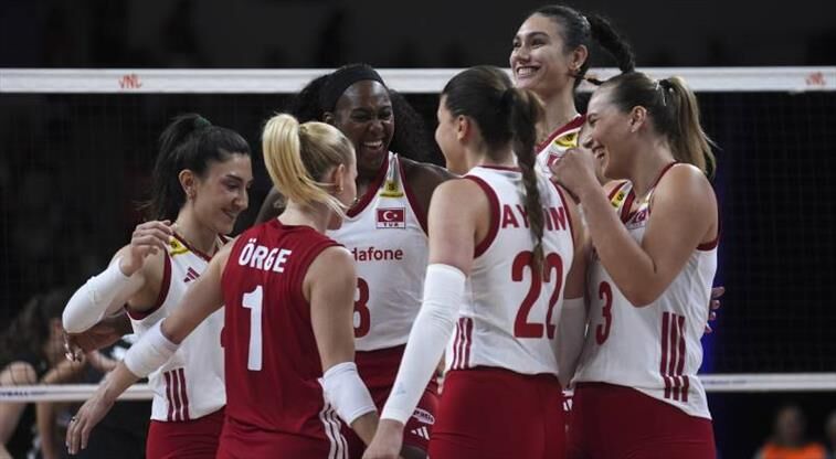 A Milli Kadın Voleybol Takımı-1