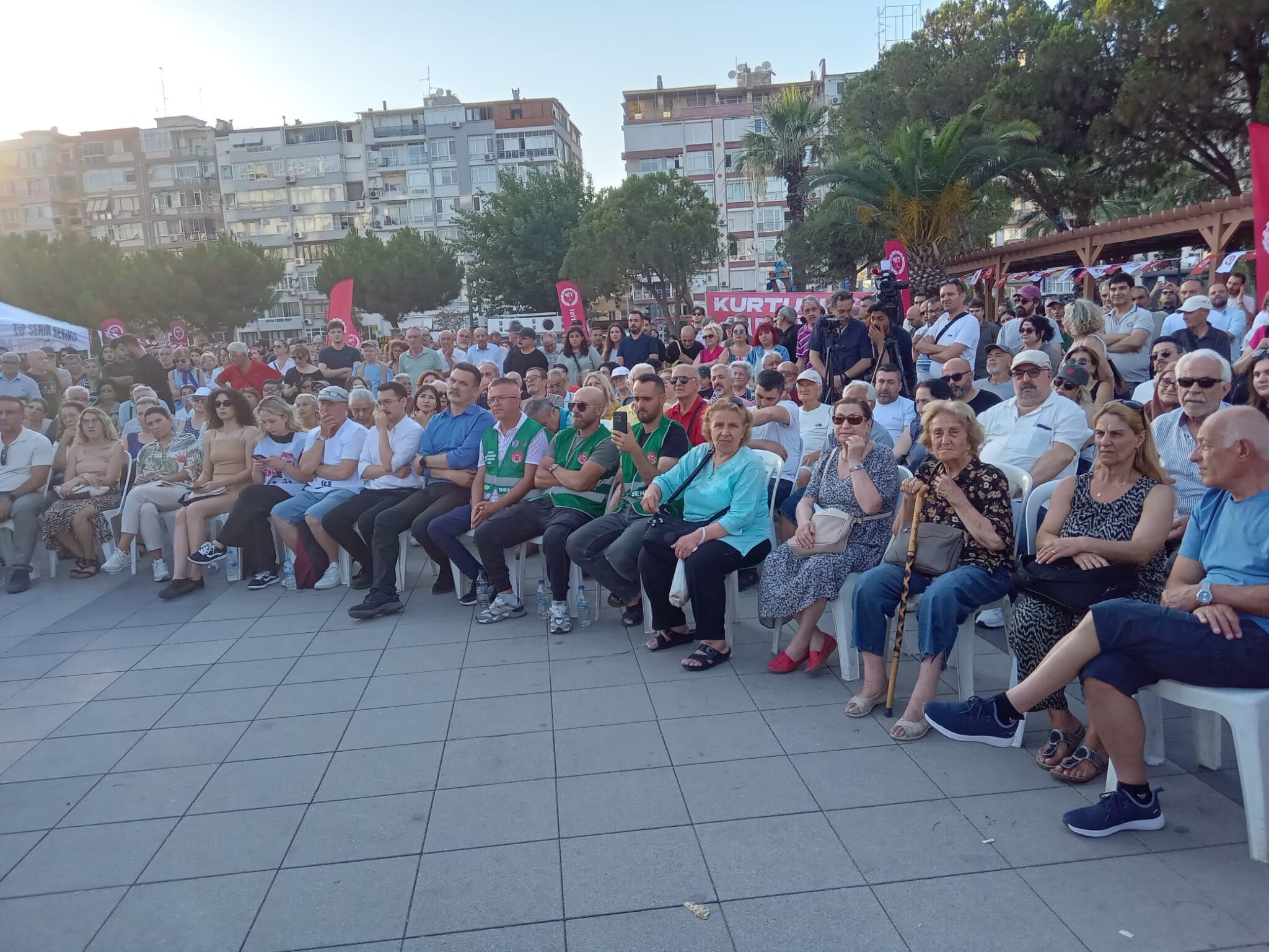 Erkan Baş İzmir'de Bugün Buradan Rahatsız Bir Şekilde Evinize Dönmenizi Istiyorum (3)