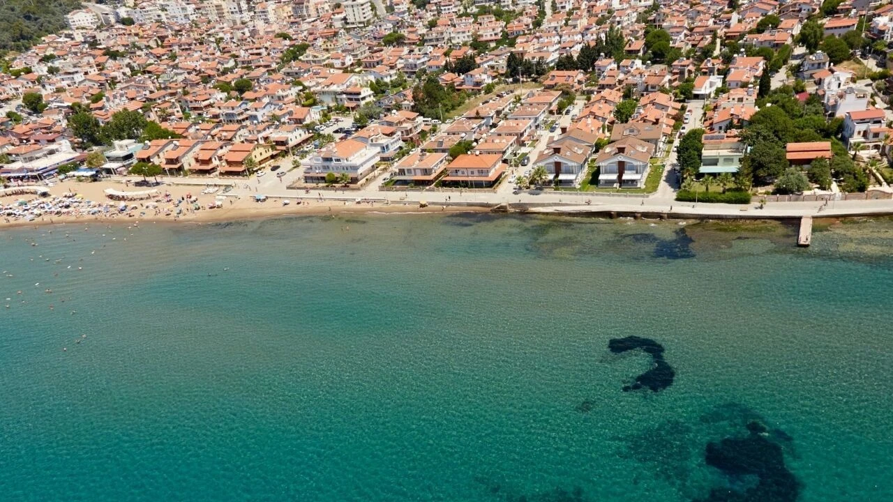 İzmir'de Trafik Derdi Olmadan Ince Kumun Tadını Çıkarın Çukuraltı Halk Plajı'na Eshot Ile Ulaşım Rehberi (3)