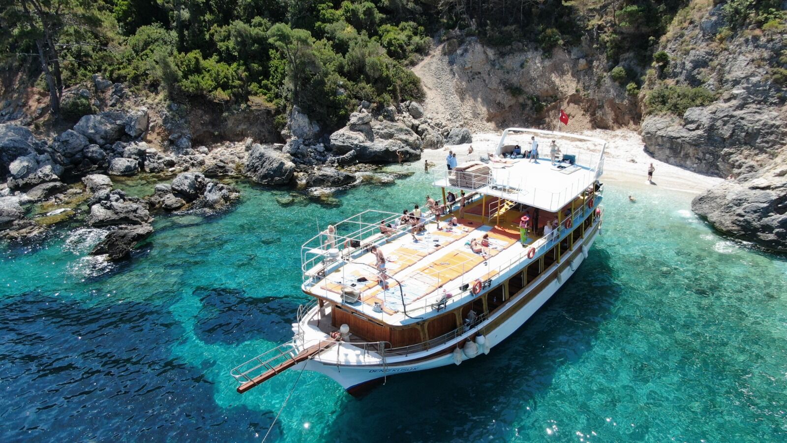 Bu yaz İzmir’de ne yapılır? Tatilinizi unutulmaz kılacak en iyi 8 rota