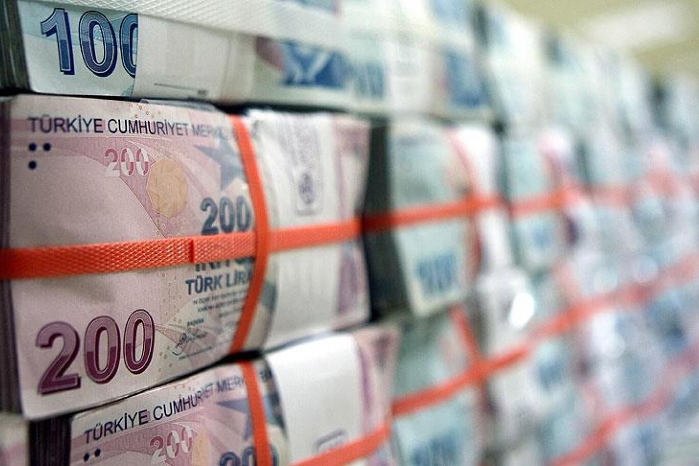 İzmir’in vergi rekortmenleri belli oldu: Philip Morris ve Ahmet Cengiz şampiyon