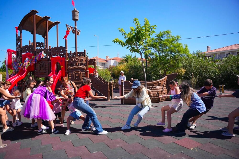Çeşme’de etkinlik zamanı: Yenilenen parklarda yaz boyu şenlik var