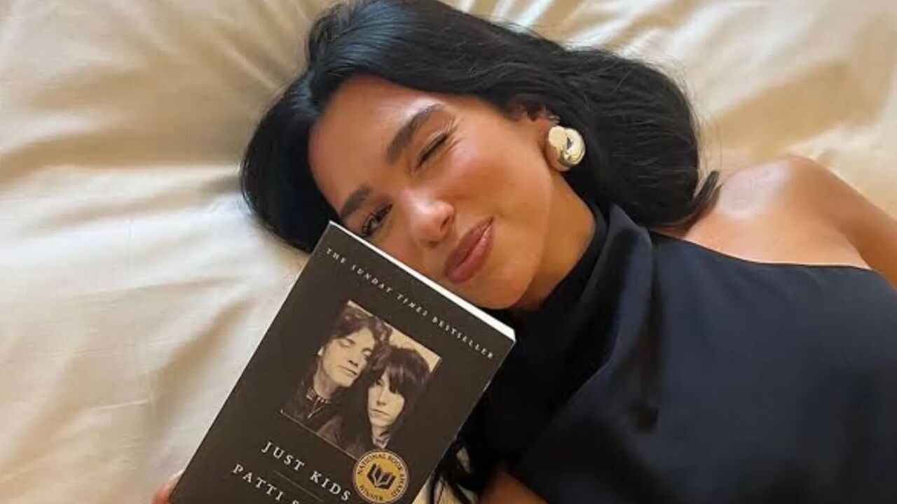 Dua Lipa'nın yeni projesi: Yasaklı kitaplar kütüphanesi!-1