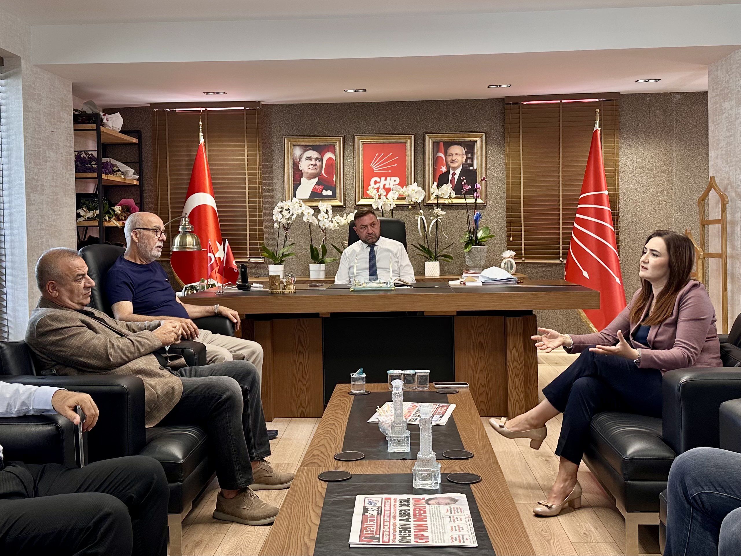 CHP’li Kılıç Gümrükçü’yü ziyaret etti: Partinin yönünü örgütü belirler!