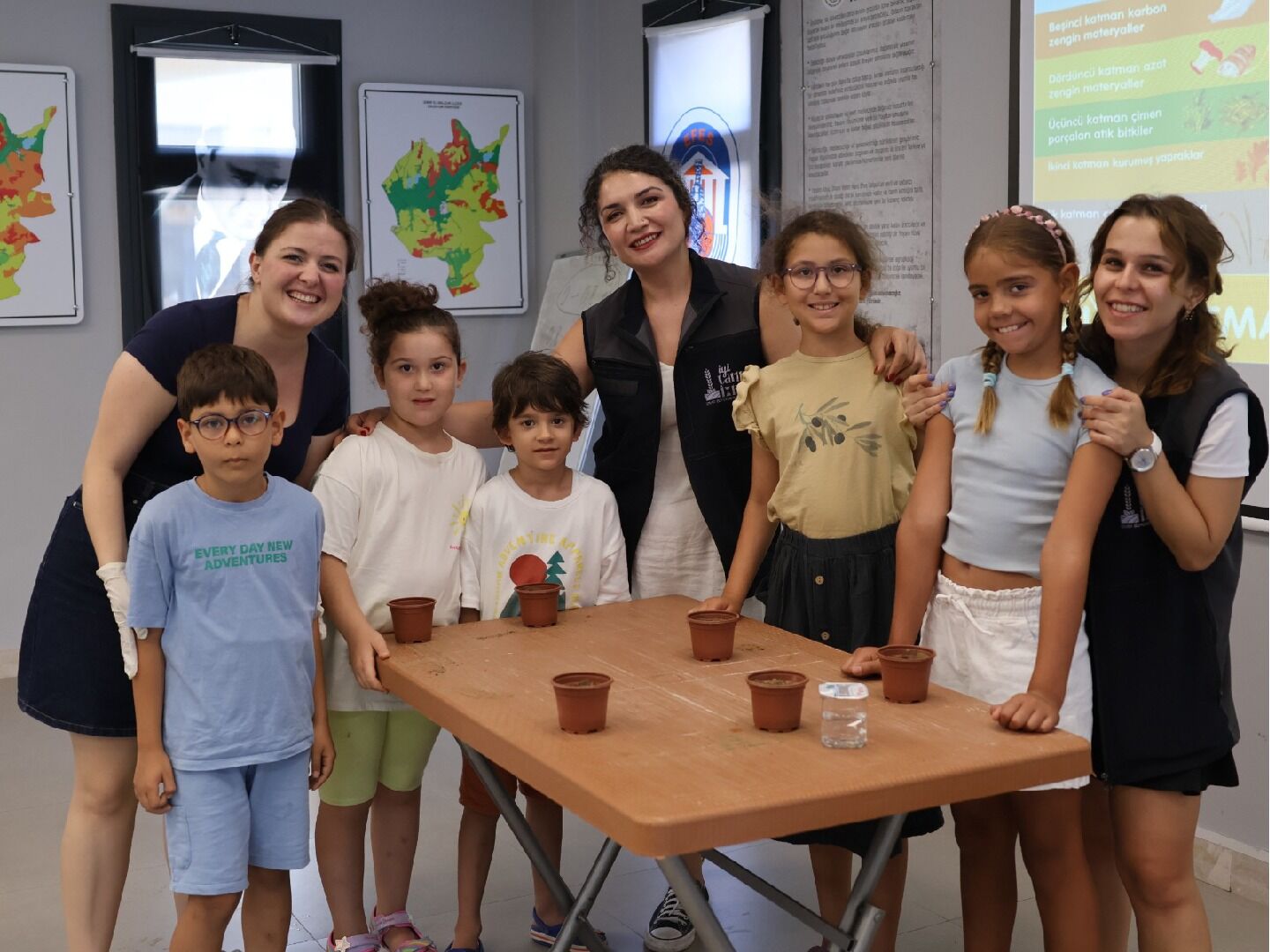 Efes Selçuk'ta çocuklar yaz tatilini toprakla geçirdi-1