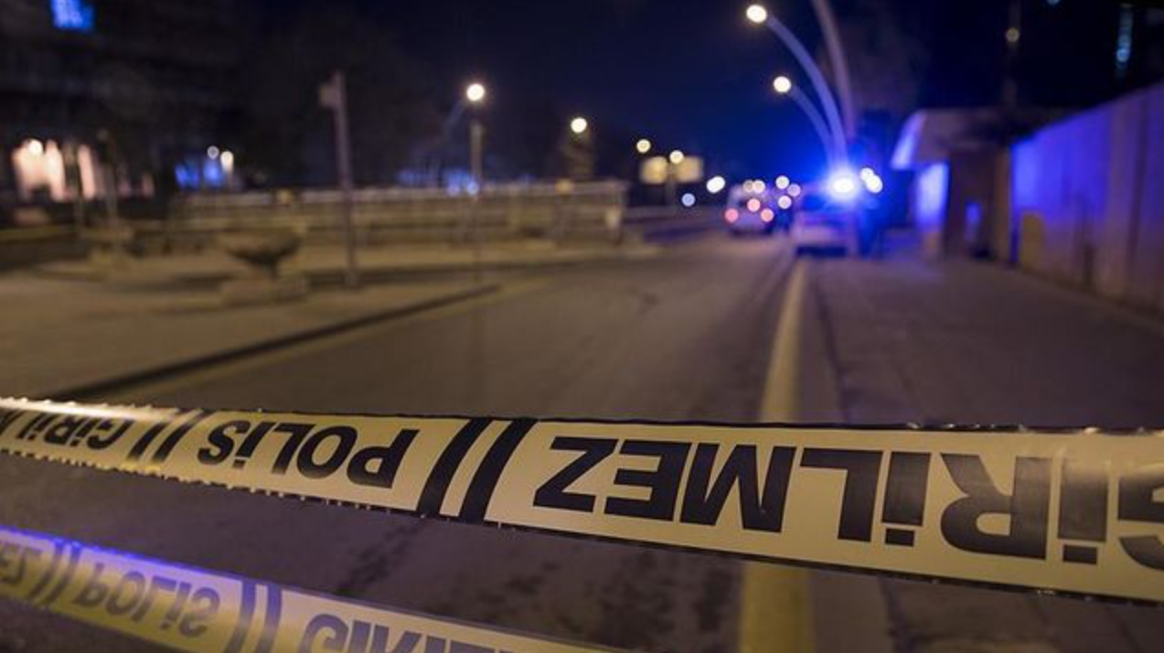 Bayındır’da feci kaza: Yem tankeri araca çarptı, karı koca yaşamını yitirdi